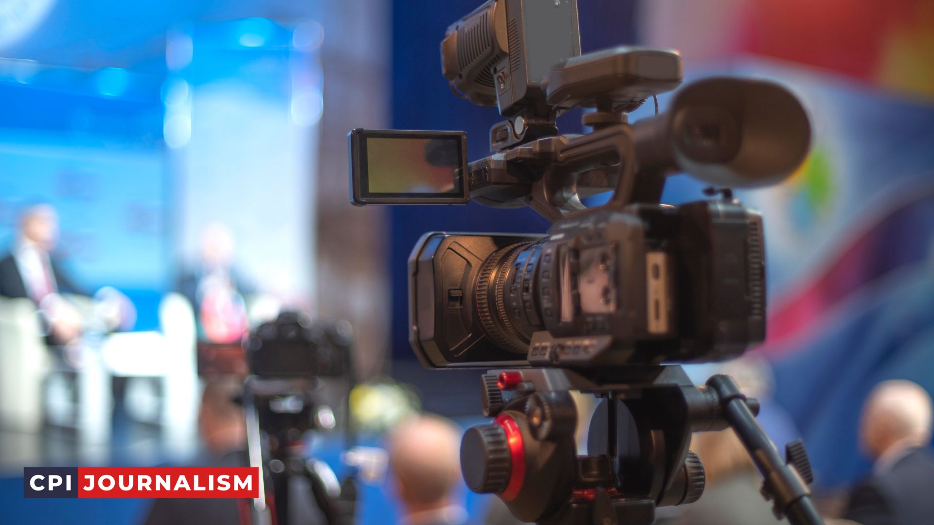 What Is The Difference Between Print Journalism And Broadcast