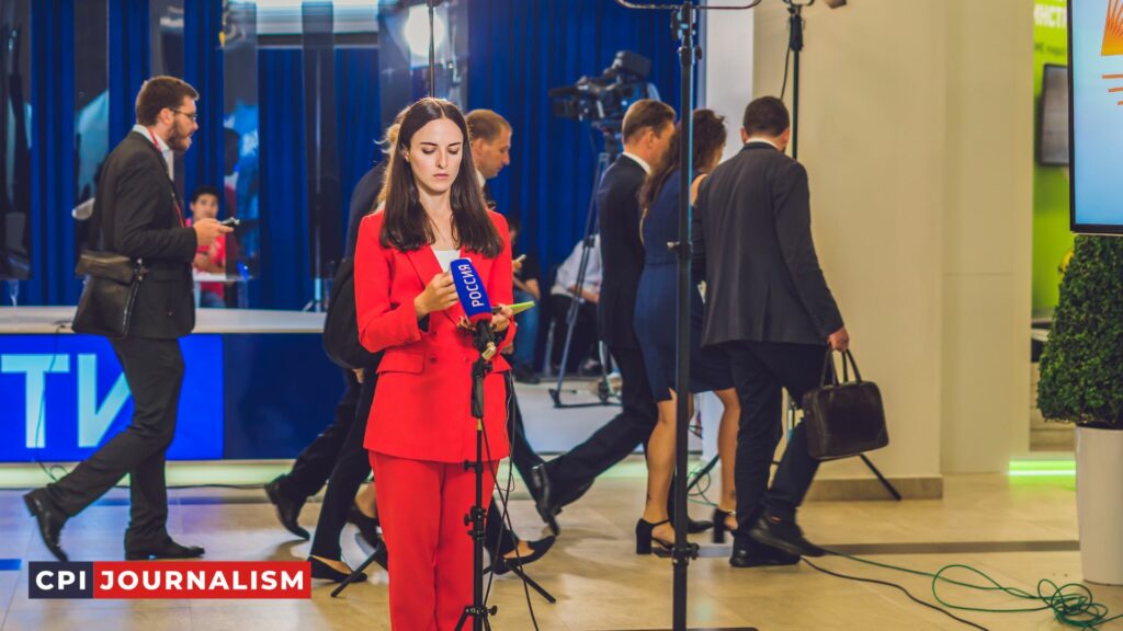 What Is The Difference Between Print Journalism And Broadcast